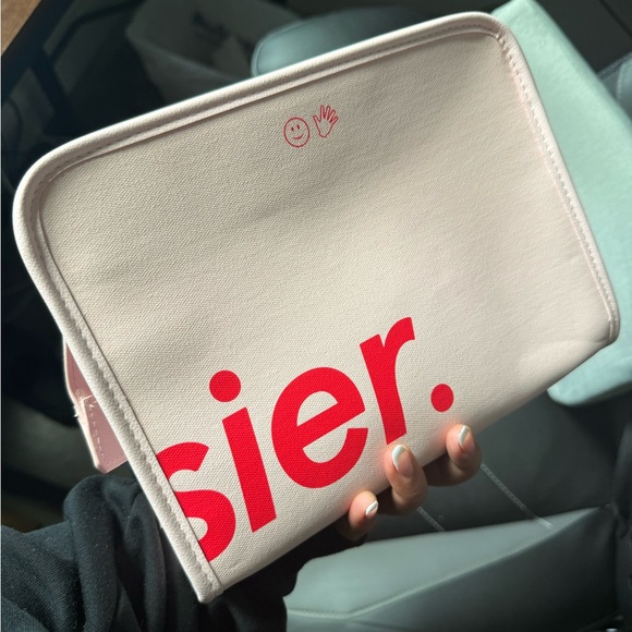 New Large Glossier Beauty Bag - Picture 3 of 5